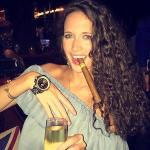 Meet your Posher, Evon